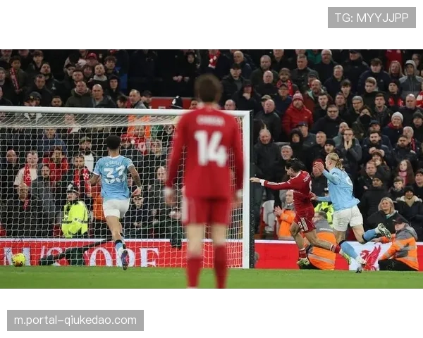 索博斯洛伊世界波破门利物浦1-0领先曼城 索博斯洛伊世界波破门利物浦1-0领先曼城